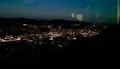 都会の夜景、光の絨毯