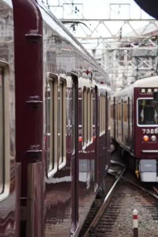夕暮れの通勤列車の余韻