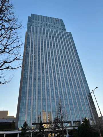 高層の静かな光景