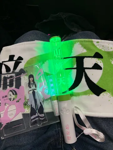推しの応援、緑とピンクのコントラスト