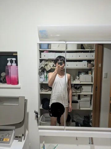 鏡越しの日常の一コマ