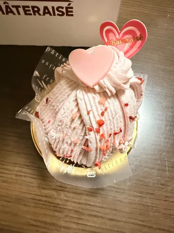 ハートがキュートなストロベリースイーツ