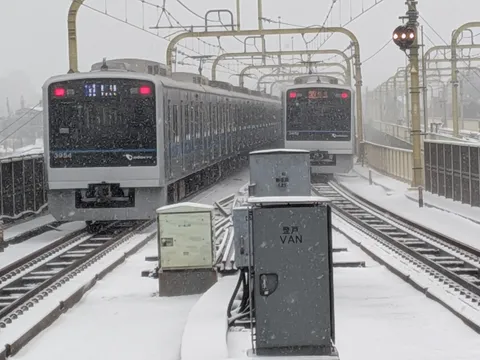 銀世界を駆ける列車の旅