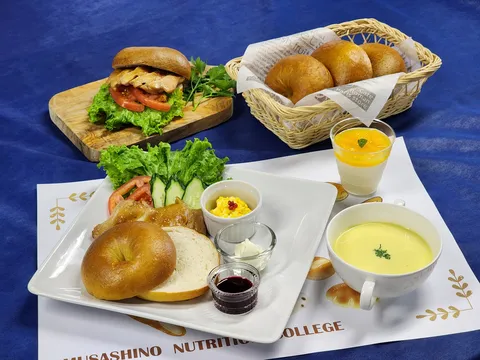 食卓に咲く彩り