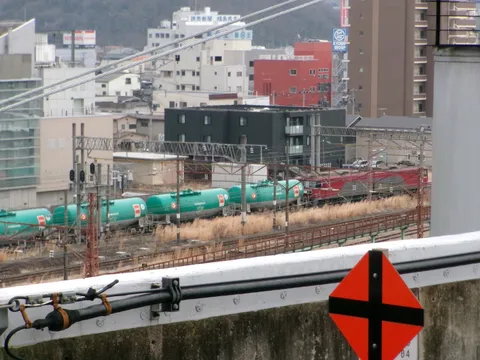 工業地帯の静かな午後