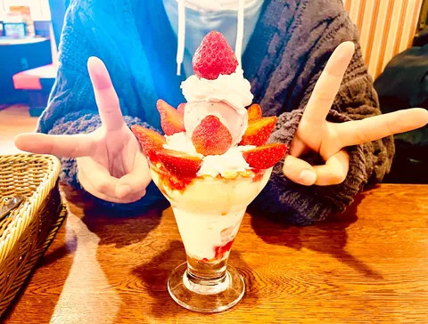 甘い誘惑とピースサイン