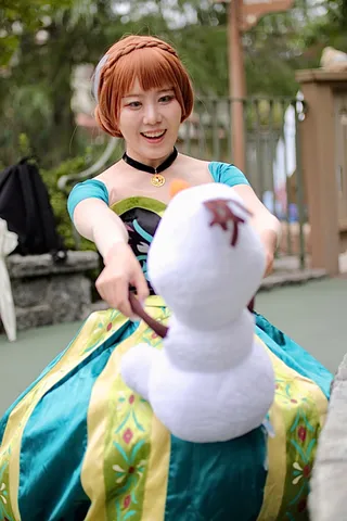 アナ雪コスプレでオラフとご対面！