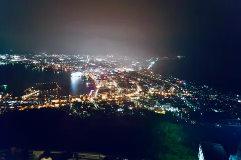 宝石箱のような夜景に心奪われる