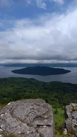 雲海の島、水鏡の旅