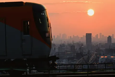 摩天楼を横目に