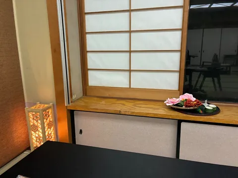 窓辺の静かな和の印象