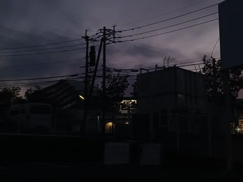 電気街の夜明け前