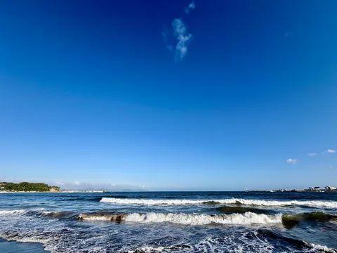 青と波の静かな呼吸