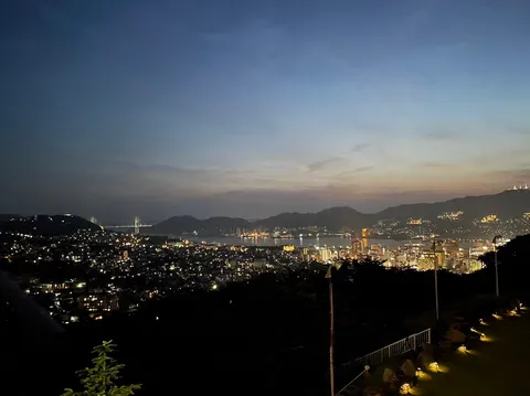 宝石箱をひっくり返したような夜景