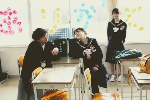 卒業の日の教室、過ぎゆく時間
