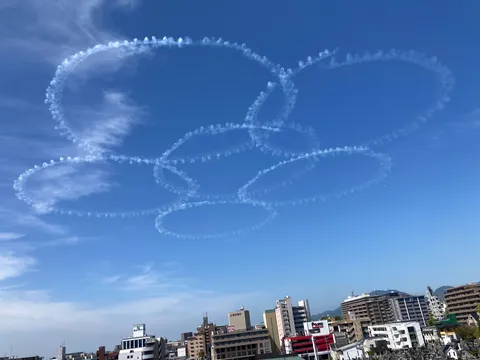 空に描かれた、夢の輪っか