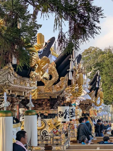 絢爛豪華！祭りの神輿、迫力の金龍！