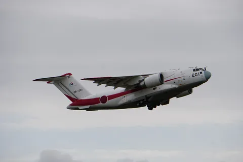 大空を舞う巨人の離陸
