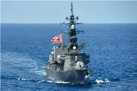 大海原を駆ける漆黒の艨艟