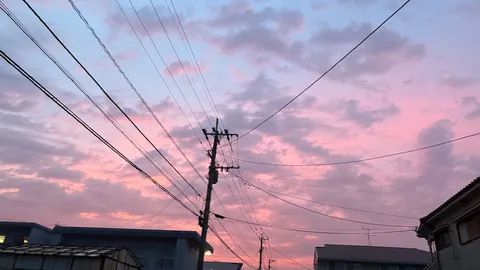 夕暮れの電線と風景