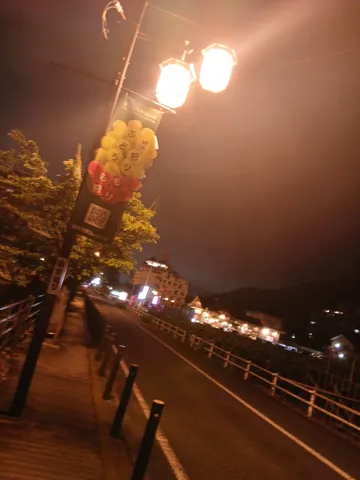 夜道を彩るフルーツの誘い
