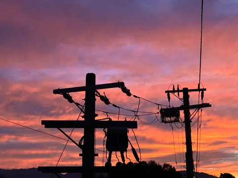 絶景夕焼け、電線アート