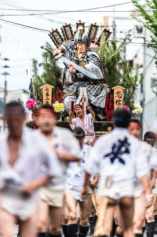 祭りの中心、ほとばしる熱情
