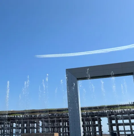 空飛ぶ芸術と水のショー