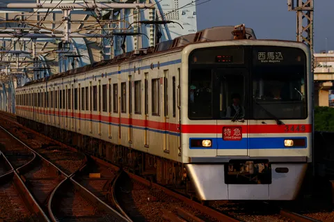 夕暮れに走り出す、LIMITED EXPRESS