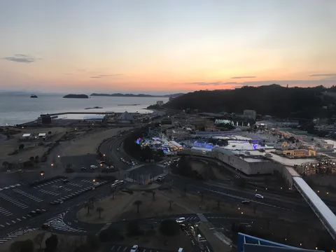 夕暮れ時のリゾートアイランド