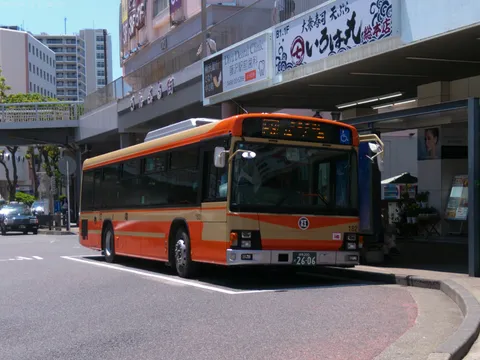 日常を彩る、バスと街並み
