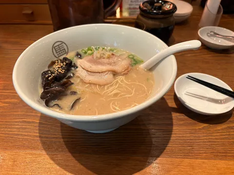 一杯のラーメン、温かい時間