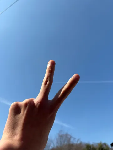 空に描く、二本の指