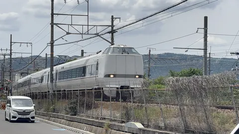 日常と交差する鉄道風景