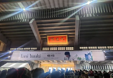 ライブ会場に集まる熱気