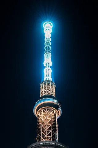 天へ伸びる光芒