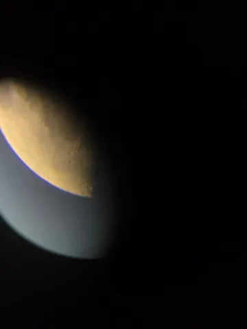 夜空に光る月のかけら