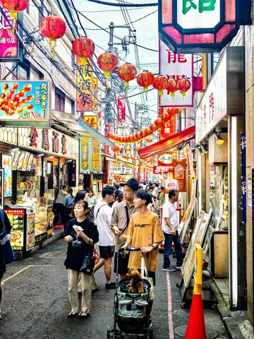 異国情緒あふれるエネルギッシュな街並み