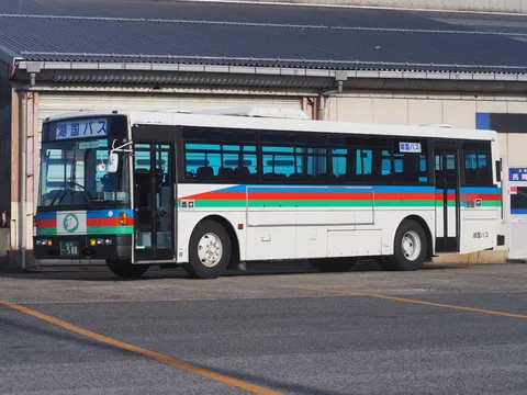 路上のレトロな彩り