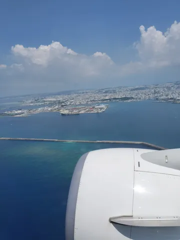 青と海の広がりに心躍る