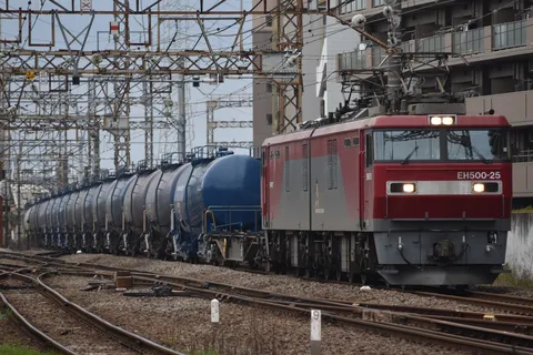 EH500と愉快なタンク車たち