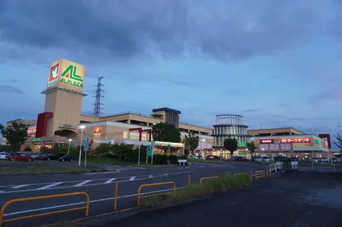 夕暮れの商業空気感