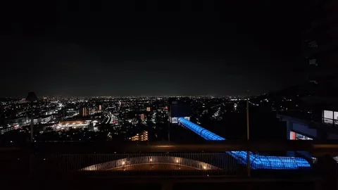 あの青い道、どこへ行く？