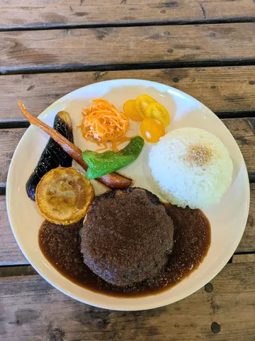 食欲そそる、満足感あふれる定食