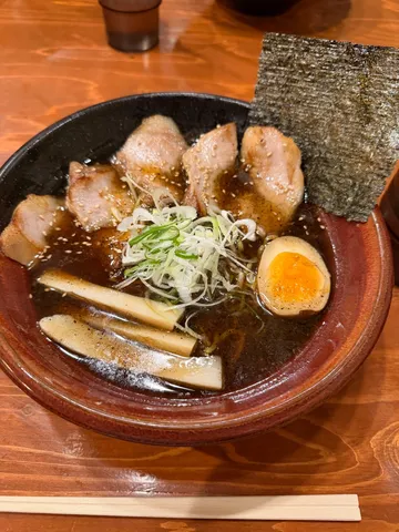 濃厚スープと厚切りチャーシューの誘惑