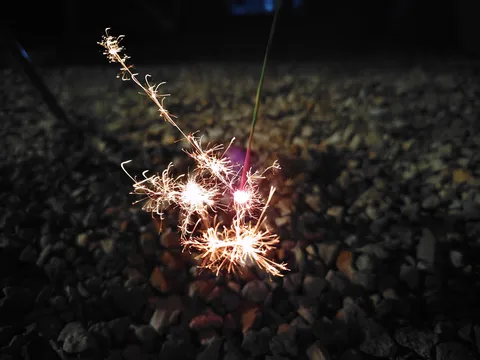 線香花火の儚い灯