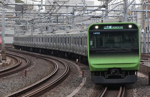 山手線の躍動感あふれるカーブ