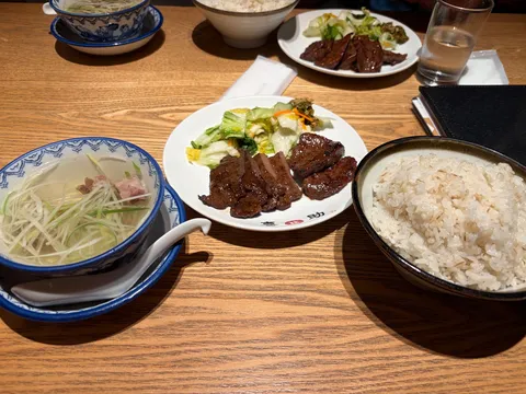 舌とご飯、そしてスープの昼下がり