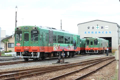 緑の車両、線路の記憶