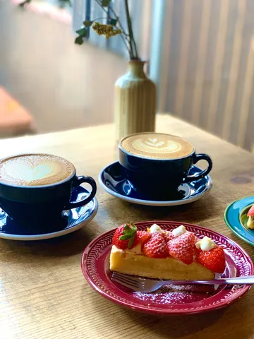 ラテとタルト、今日の主役はどっち？